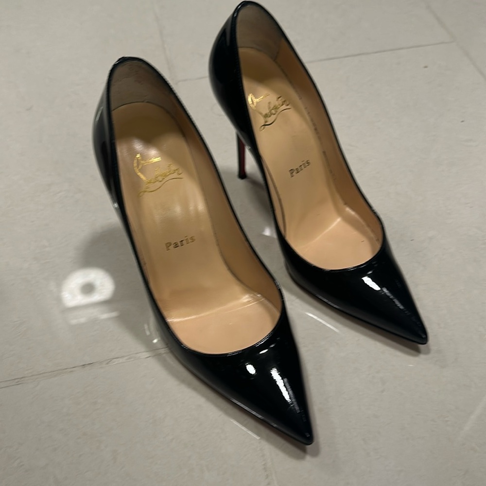 Christian Louboutin Décolleté 554. 100mm. Patent leather